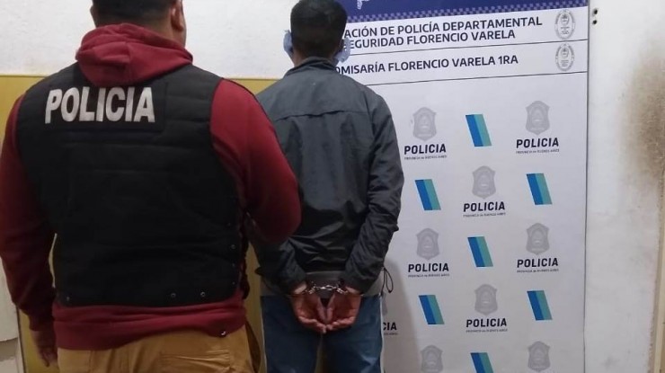 Aprehendieron a un implicado en el robo a un local de celulares